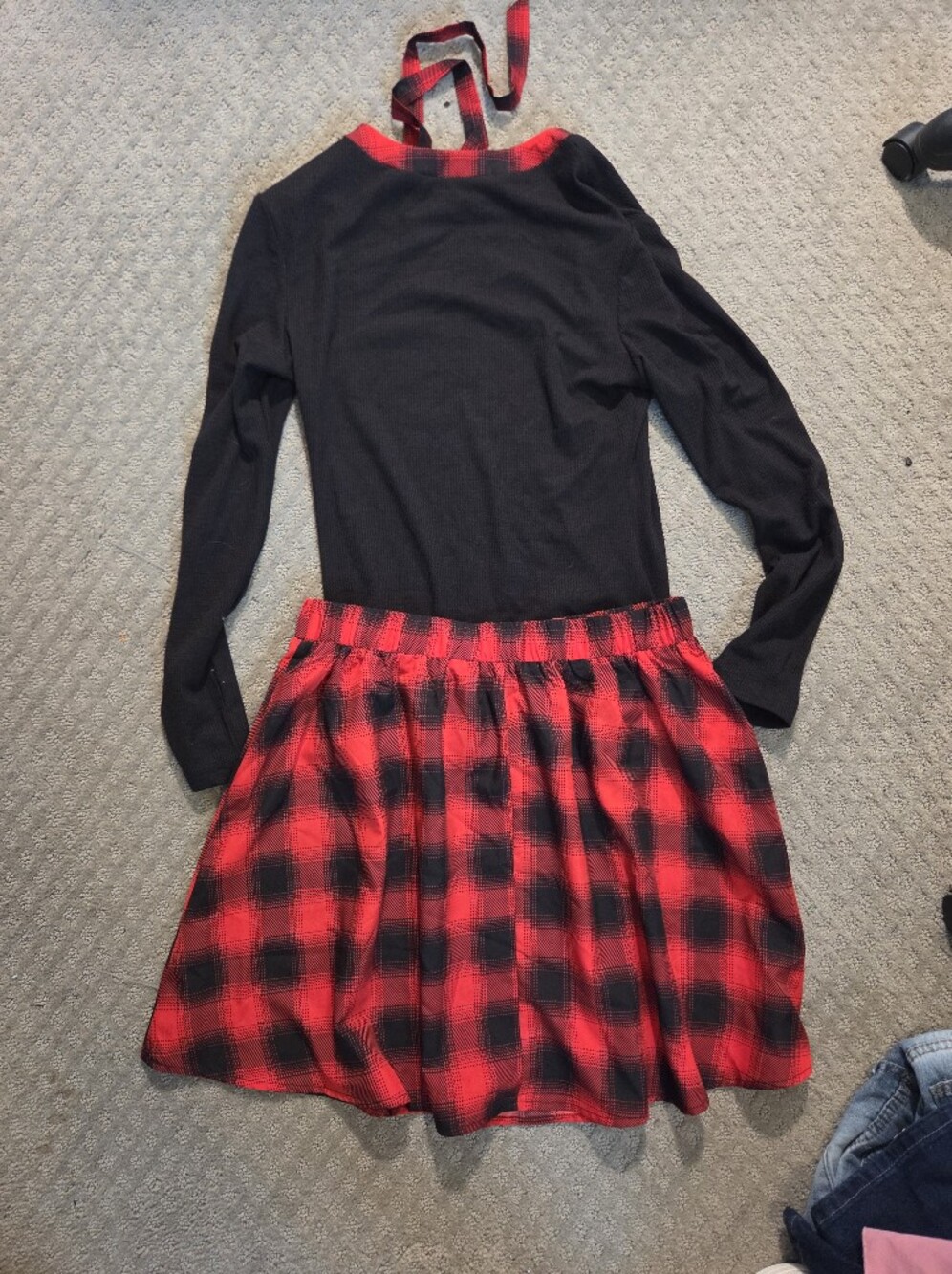 SHEIN Red and Black Plaid Skirt Set